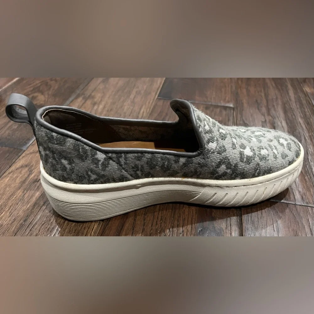 SOFFT Pavina Knit LEOPARD Slip-On Shoes WOMEN Size 6.5